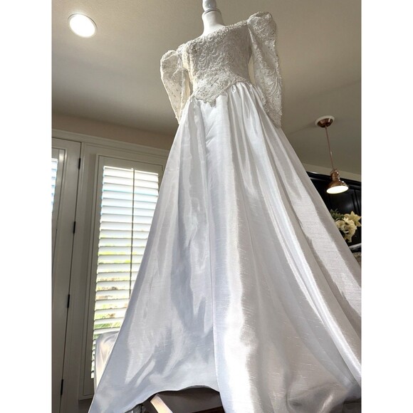 Rare NWT Vintage Wedding Dress Size 10 Beaded Lace Gown Cathedral Train 80s - Picture 7 of 16